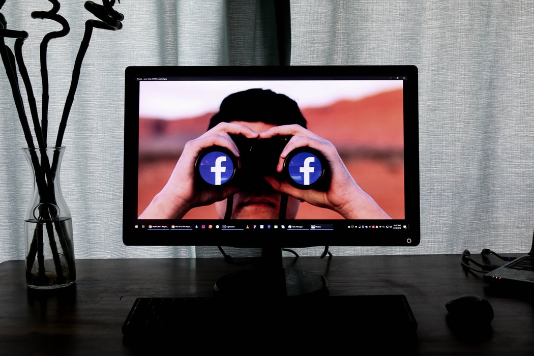 Facebook binocle